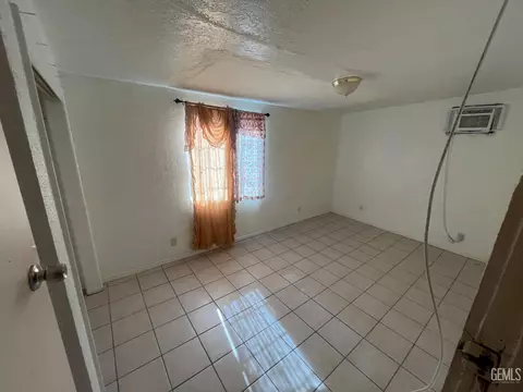207 Fillmore St, Taft, CA 93268 photo 6