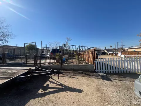 411 Rose Ave, Taft, CA 93268 photo 5