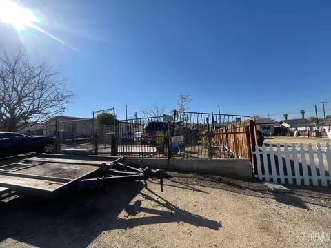 411 Rose Ave, Taft, CA 93268 photo 3