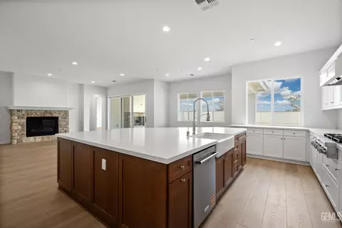 3711 Pathway Ct, Bakersfield, CA 93311 photo 18