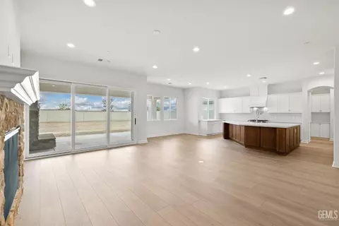 3711 Pathway Ct, Bakersfield, CA 93311 photo 11