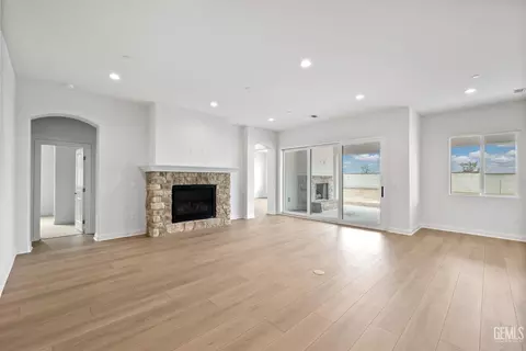 3711 Pathway Ct, Bakersfield, CA 93311 photo 8