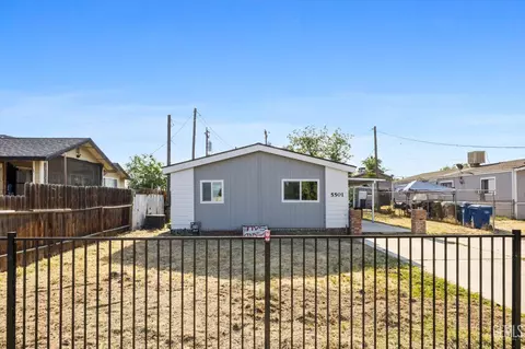 5501 Weedpatch Hwy, Bakersfield, CA 93307 photo 1