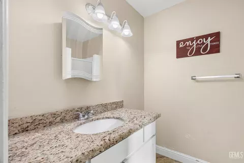 302 Pilgrim Ave, Taft, CA 93268 photo 26