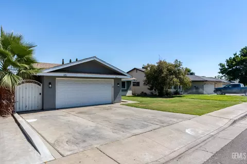 302 Pilgrim Ave, Taft, CA 93268 photo 3