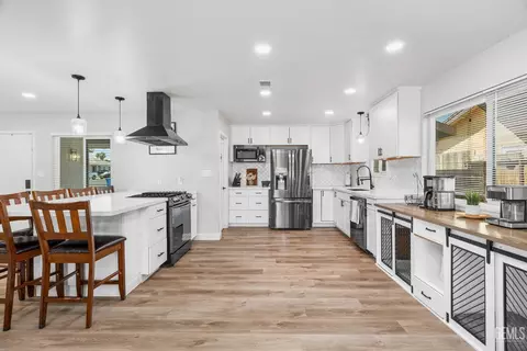 302 Pilgrim Ave, Taft, CA 93268 photo 11
