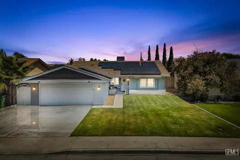 302 Pilgrim Ave, Taft, CA 93268 photo 1