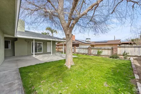 Exterior - 405 Pilgrim Ave, Taft, CA 93268 photo 8 of 8
