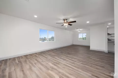 Living - 405 Pilgrim Ave, Taft, CA 93268 photo 1 of 6