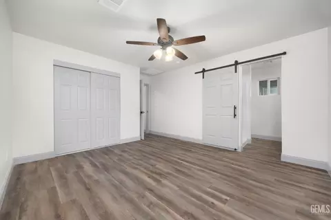 Entry Way - 405 Pilgrim Ave, Taft, CA 93268 photo 2 of 2
