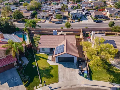 View/Area - 704 Mallory Ct, Taft, CA 93268 photo 1 of 4
