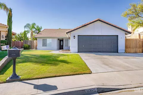 Exterior - 704 Mallory Ct, Taft, CA 93268 photo 1 of 5