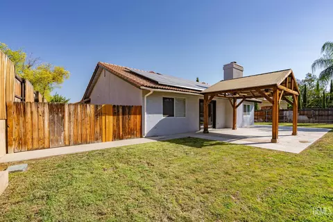 Exterior - 704 Mallory Ct, Taft, CA 93268 photo 3 of 5