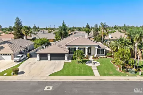 13010 Fall River Pl, Bakersfield, CA 93314
