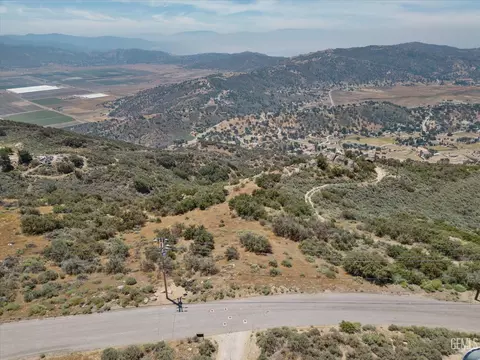 23841 El Rancho, Tehachapi, CA 93561