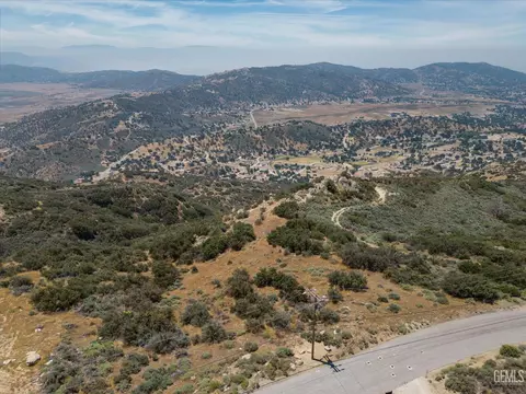 23841 El Rancho, Tehachapi, CA 93561 photo 2