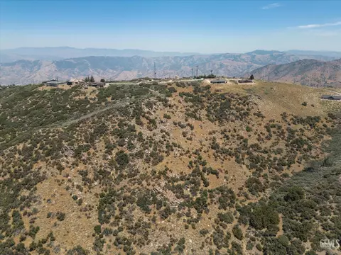 23841 El Rancho, Tehachapi, CA 93561 photo 4