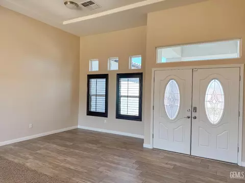 10233 Azimuth St, Bakersfield, CA 93306 photo 4