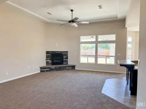 10233 Azimuth St, Bakersfield, CA 93306 photo 7