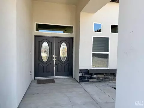 10233 Azimuth St, Bakersfield, CA 93306 photo 2