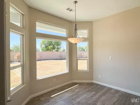 10233 Azimuth St, Bakersfield, CA 93306 photo 10