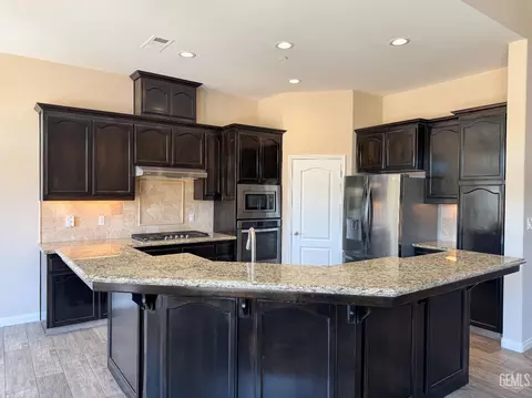 10233 Azimuth St, Bakersfield, CA 93306 photo 9