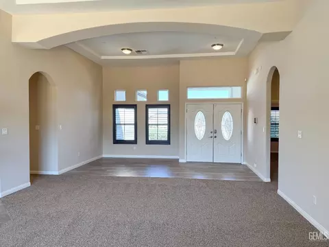 10233 Azimuth St, Bakersfield, CA 93306 photo 8