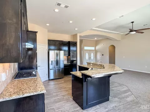 10233 Azimuth St, Bakersfield, CA 93306 photo 12
