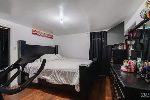 Bedroom - 37 Garden Dr, Bakersfield, CA 93307 photo 1 of 2