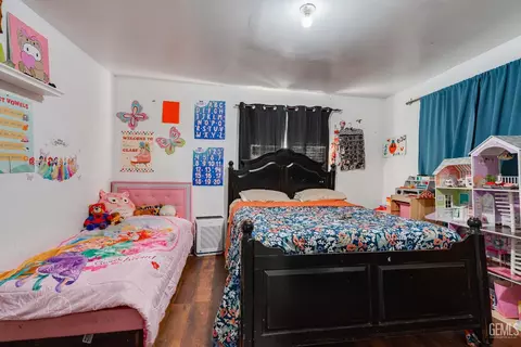 Bedroom - 37 Garden Dr, Bakersfield, CA 93307 photo 2 of 2