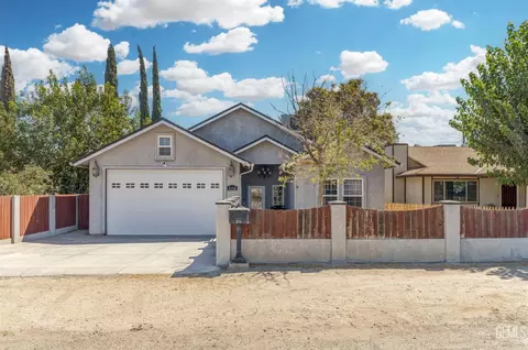 Exterior - 214 Monroe St, Taft, CA 93268 photo 1 of 6
