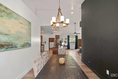 Dining - 214 Monroe St, Taft, CA 93268 photo 2 of 2