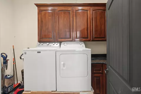 Other - 214 Monroe St, Taft, CA 93268 photo 7 of 15
