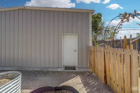 Other - 214 Monroe St, Taft, CA 93268 photo 11 of 15