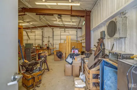 Other - 214 Monroe St, Taft, CA 93268 photo 12 of 15