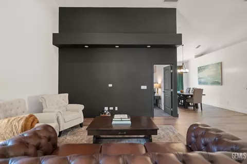 Other - 214 Monroe St, Taft, CA 93268 photo 2 of 15