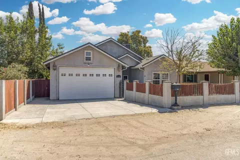 Exterior - 214 Monroe St, Taft, CA 93268 photo 2 of 6
