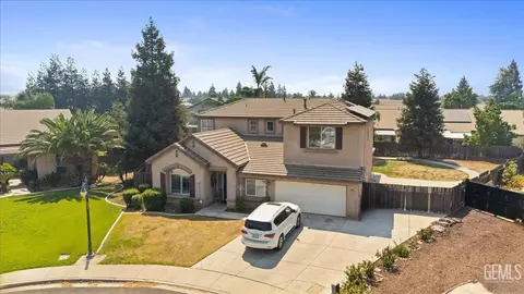 6701 Savana Falls Dr, Bakersfield, CA 93312