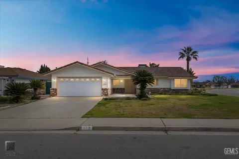 112 Oakmont Dr, Bakersfield, CA 93309