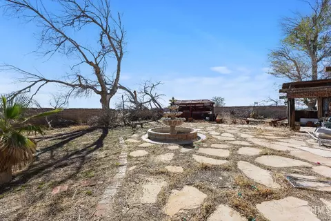 Exterior - 12964 Stubborn Mule Rd, Edwards, CA 93523 photo 9 of 17