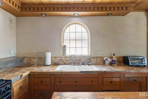 Kitchen - 12964 Stubborn Mule Rd, Edwards, CA 93523 photo 2 of 8