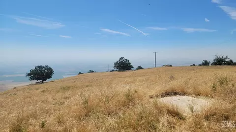 29501 Deertrail Dr, Tehachapi, CA 93561 photo 7