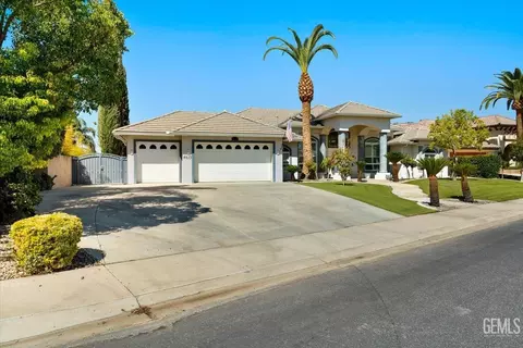4615 Islands Dr, Bakersfield, CA 93312
