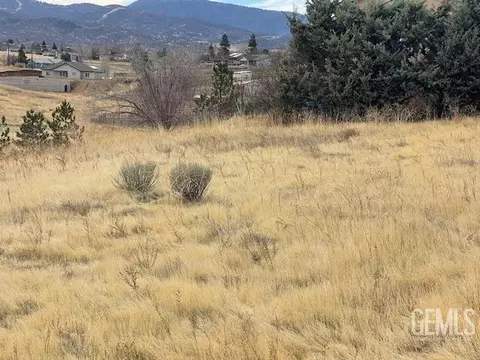 22041 Copper St, Tehachapi, CA 93561 photo 12