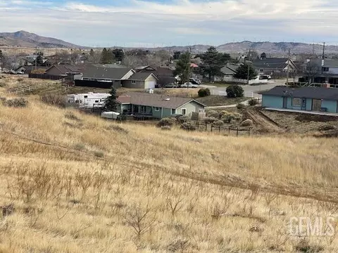 22041 Copper St, Tehachapi, CA 93561 photo 14