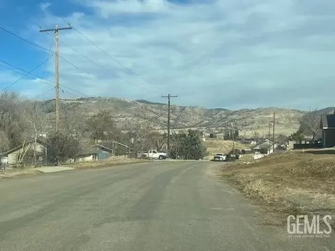22041 Copper St, Tehachapi, CA 93561