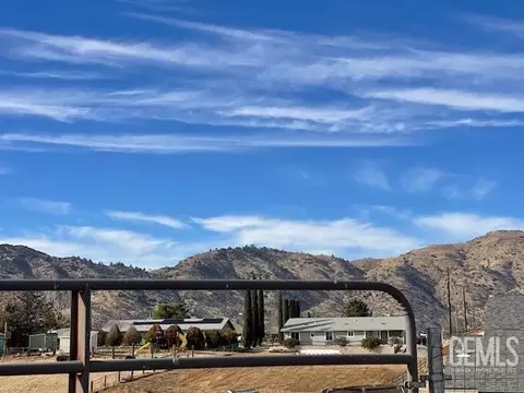 22041 Copper St, Tehachapi, CA 93561 photo 9