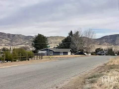 22041 Copper St, Tehachapi, CA 93561 photo 10