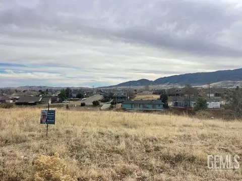 22041 Copper St, Tehachapi, CA 93561 photo 16