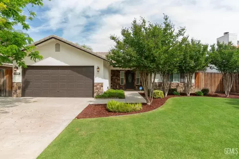 10908 Royal Ascot Ave, Bakersfield, CA 93312